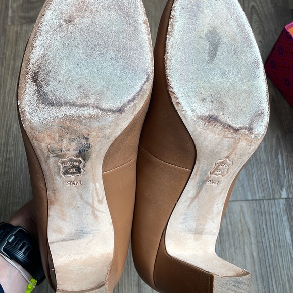 Tory Burch Laura heels size 9.5 tan color - Picture 5 of 7